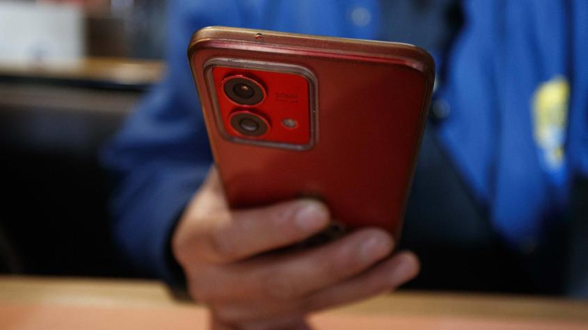 PDI alerta nuevo método de estafa: delincuentes clonan la voz de las personas con Inteligencia Artificial