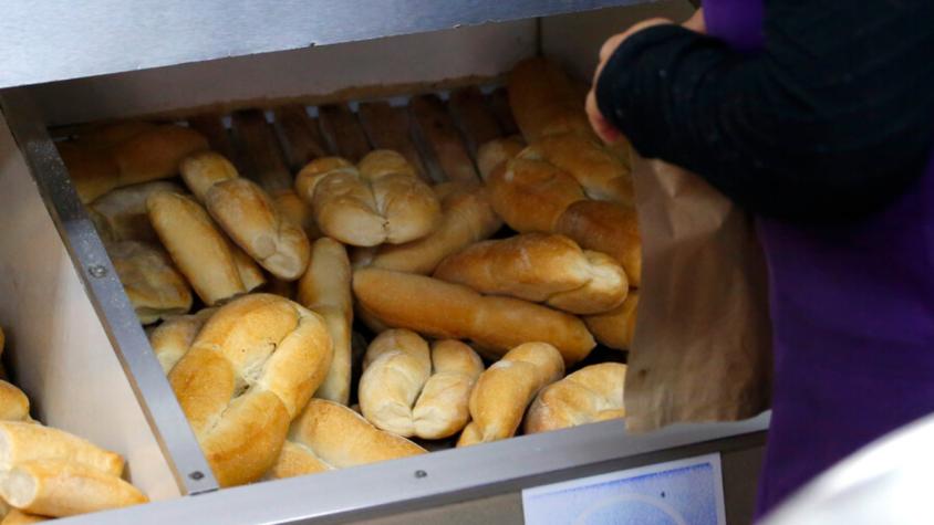 Dos mujeres en prisión preventiva por supuesto robo de panes duros en Freirina