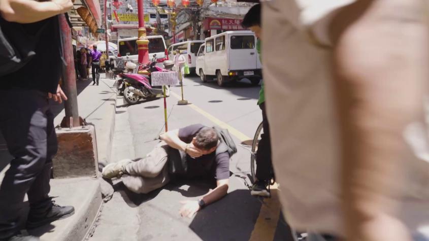 La brutal caída de Pancho Saavedra en el barrio chino de Filipinas en "Socios por el Mundo 3"