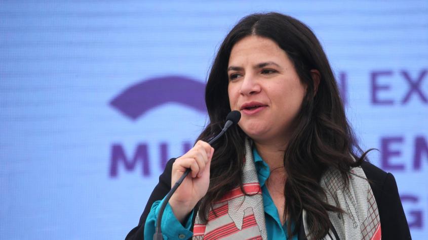 Ministra de la Mujer se refiere a la decisión de no contactar personalmente a la denunciante del exsubsecretario Manuel Monsalve