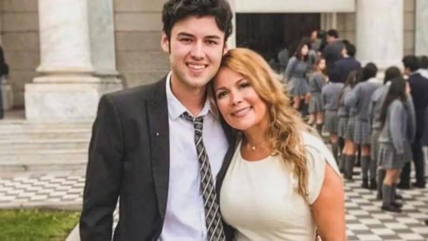 Hijo de Cathy Barriga rompe el silencio por venta de contenido para adultos de su madre: "Me impacta más que..."