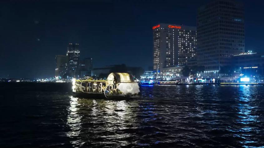 Marcelo Kiwi disfruta de la vida nocturna de El Cairo en un crucero por el rio Nilo en "Siempre hay un Chileno"