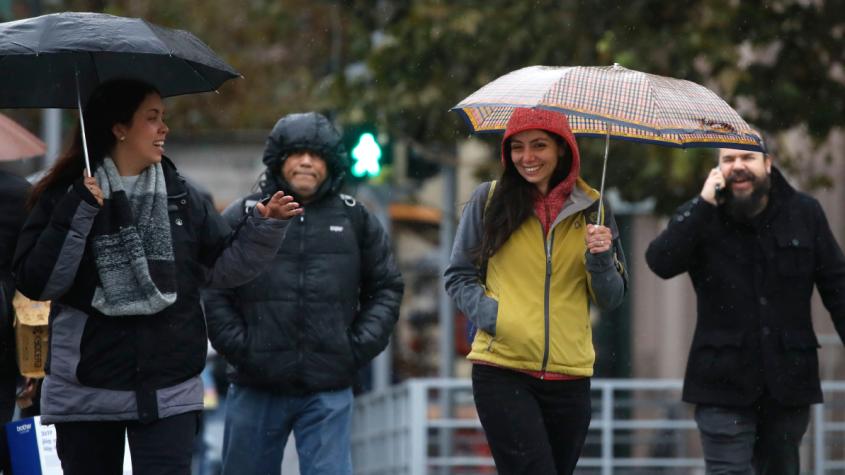 Senapred emite Alerta Temprana Preventiva en 10 comunas del RM por fenómeno meteorológico