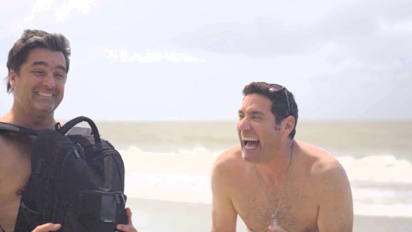 “Socios por el mundo” estará este domingo en playa nudista de Australia: Jorge y Pancho se encontrarán con decena de chilenos