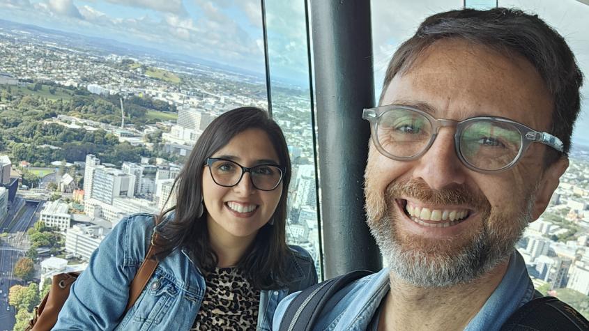 Conoce a Marcela, la influencer chilena que la rompe ayudando a los compatriotas en Nueva Zelanda en "Siempre hay un Chileno"