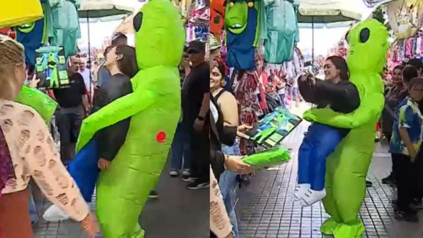 "He sido abducida": Notera de "Tu Día" sacó carcajadas al probarse un curioso disfraz para Halloween