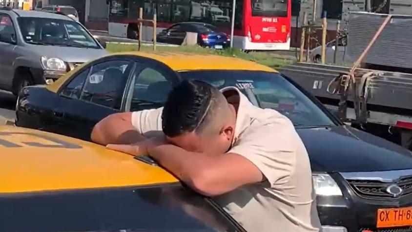 Taxista se quiebra en vivo tras ser fiscalizado por Carabineros: estos fueron los motivos