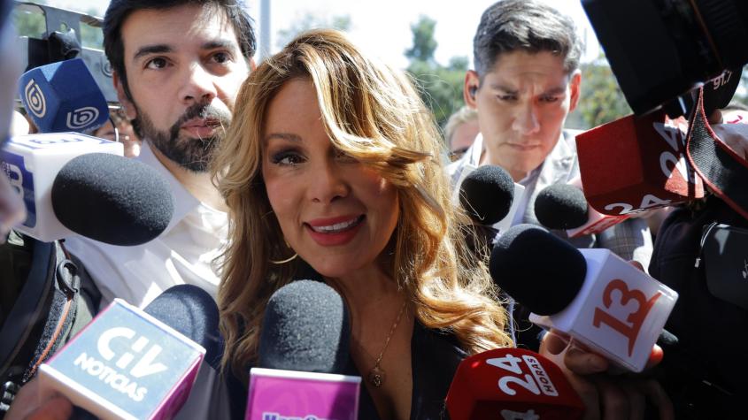 Internas de la cárcel de San Miguel estarían molestas con Cathy Barriga: la culpabilizan del allanamiento en los módulos