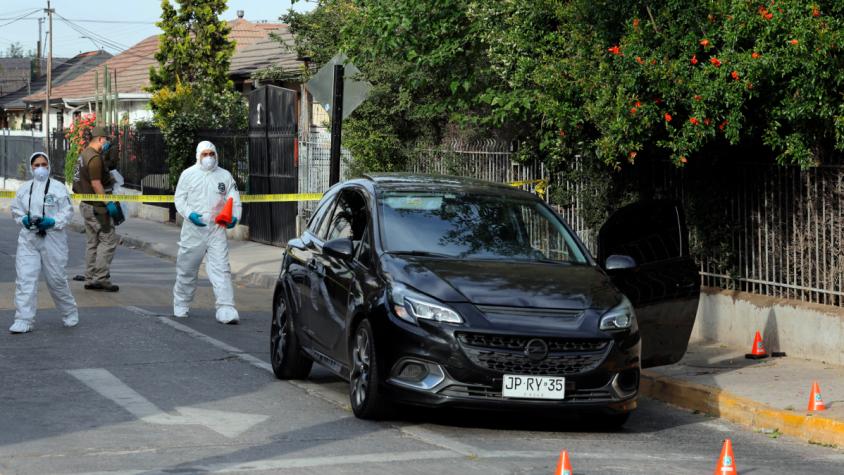 Extraño caso involucra a funcionaria de la PDI: Pareja de ella terminó baleado luego de discusión