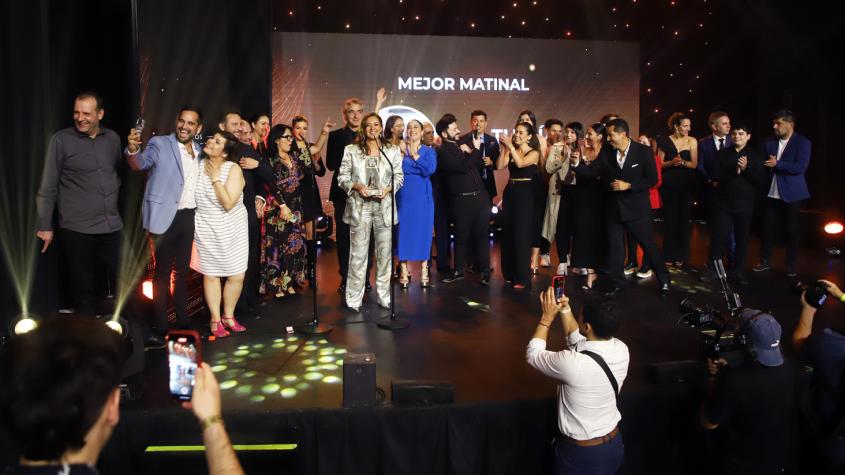 Premios Cordillera 2024: rostros del 13 deslumbran con sus look en su paso por la alfombra roja
