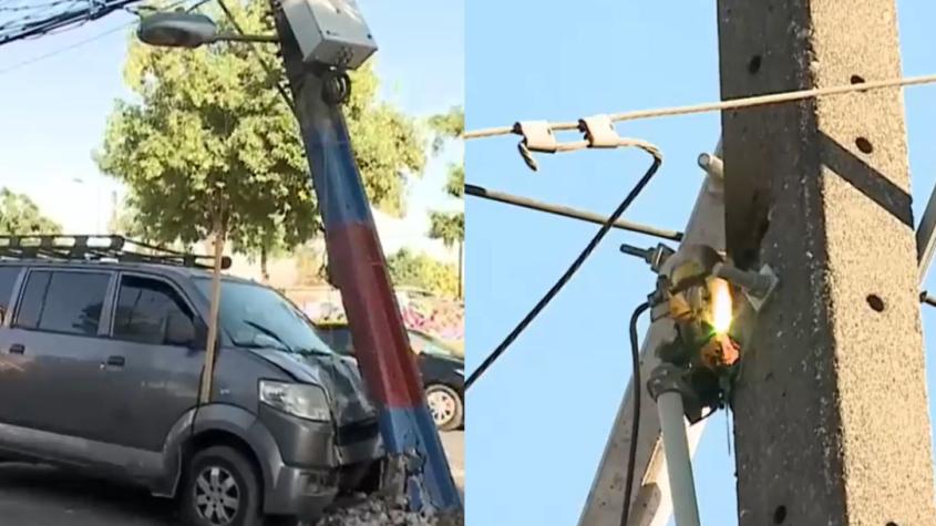 En Estación Central: furgón choca contra poste de luz que podría estar electrificado