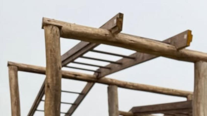 Irreconocible sin su uniforme: La comandante Arratia arrasa con fotos afuera del reformatorio de Palabra de Honor