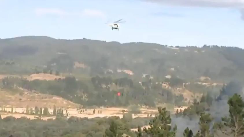 Así actúan los helicópteros para combatir incendios forestales en Collipulli