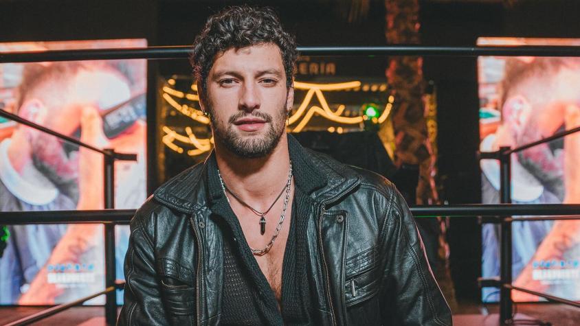 Jhonatan Mujica anuncia su ingreso a famosa plataforma de contenido para adultos con osada foto