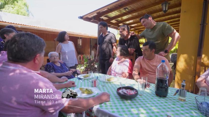 En "Socios por Chile", Pancho, Jorge y Pedro se emocionan al compartir con una mujer de 103 años y su familia