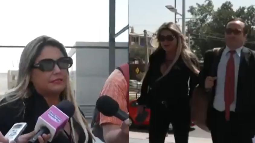 Así fue la llegada de Denisse campos al centro de justicia para demandar a su hermana Daniella