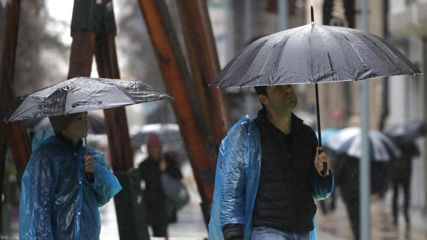 Declaran Alerta Temprana Preventiva en 10 comunas de la Región Metropolitana por nuevo sistema frontal