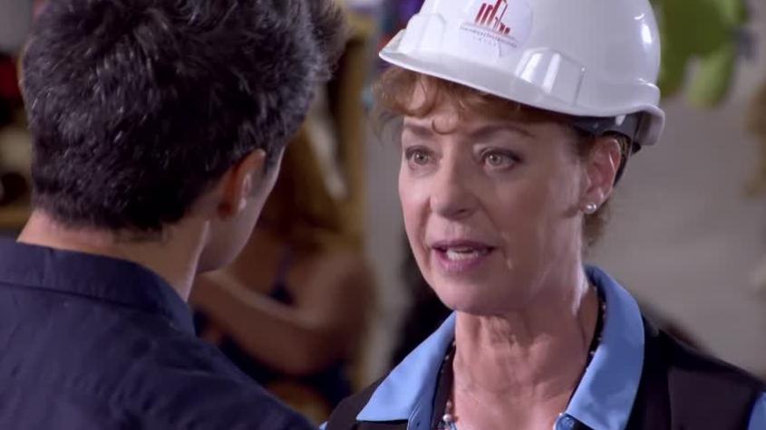La Reina de Franklin | Capítulo 42 | Julia adelantó la demolición del galpón
