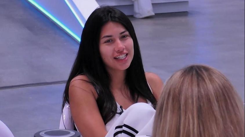 Eskarcita se emocionó al recordar a su pareja afuera del encierro: está confundida con otro hombre del reality