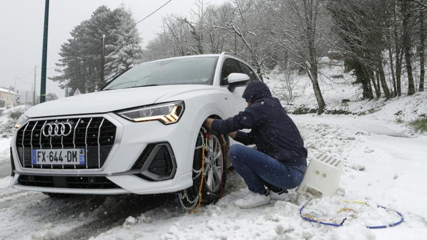Así de fácil se instalan las cadenas para la nieve en las ruedas de tu vehículo