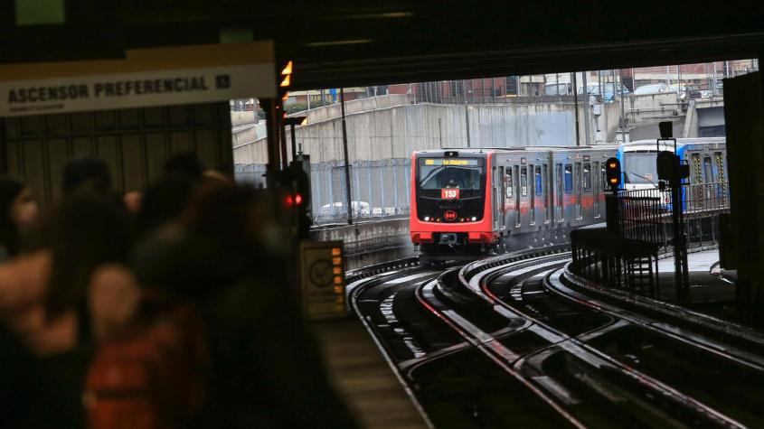 Metro anuncia ajustes por las lluvias: así funcionará el servicio este jueves 12 de junio