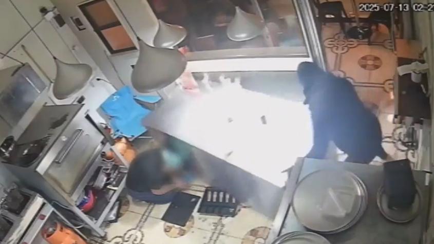 El video del violento asalto en pizzería de familiar de Bombo Fica: "Se llevaron hasta el gas"
