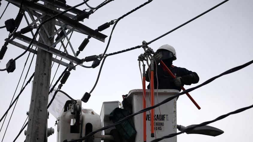 Corte de luz afectará a siete comunas de Santiago el martes 22 de julio: conoce acá los horarios