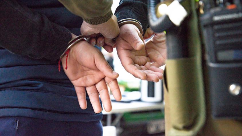 Vuelco en el extraño caso de chileno deportado por Estados Unidos: Familia habría entregado un nombre falso