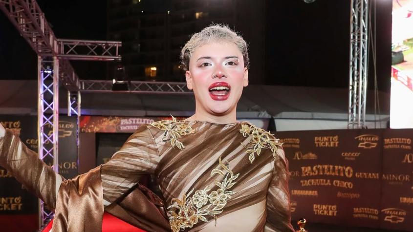 Reina de Chile se lanza contra participante "planta" de Mundos Opuestos: "No le compro nada"