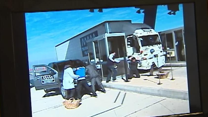 Peleles | Capítulo 50 | Copiando el modus operandi