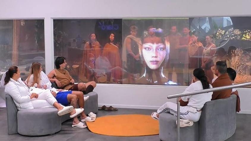 "Decidió hablar en basado": Redes alaban los "factos" que lanzó Atenea a los participantes de Mundos Opuestos