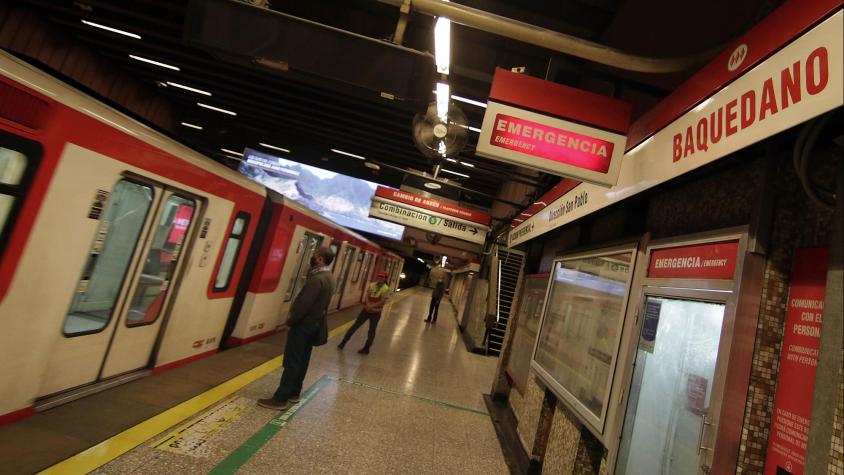 Metro anuncia cambios en la circulación de pasajeros en estación Baquedano por trabajos de la Línea 7