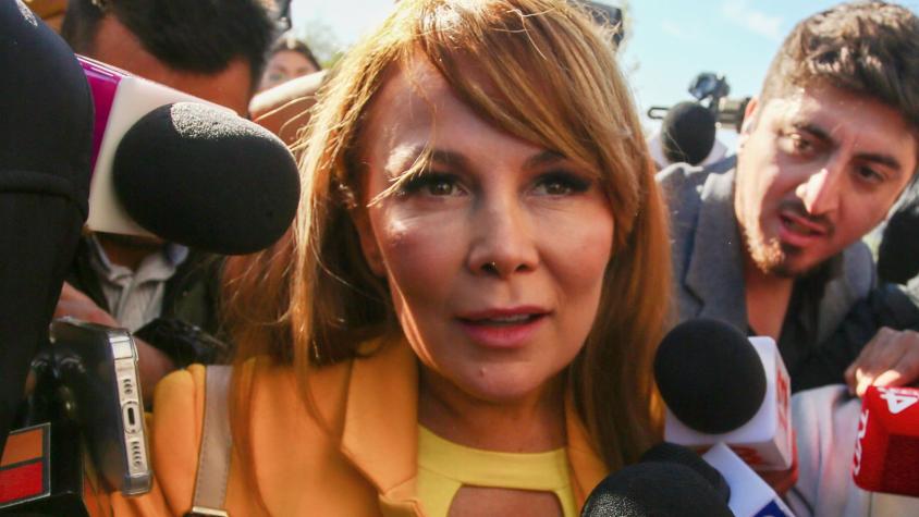 Cathy Barriga reaparece en televisión en medio de arresto domiciliario