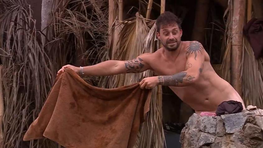 Joche dejó poco a la imaginación en una ducha al desnudo: sacó risas en redes sociales