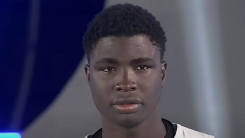 Mike Milfort muestra foto de su carnet chileno donde luce totalmente diferente: "El real tengo cara de delincuente..."