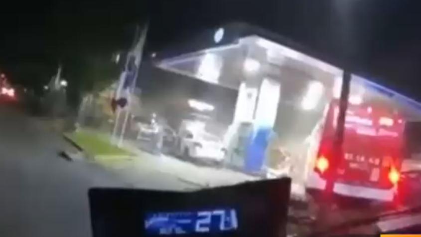 El video de la persecución que terminó con dos delincuentes fallecidos en bencinera de Providencia