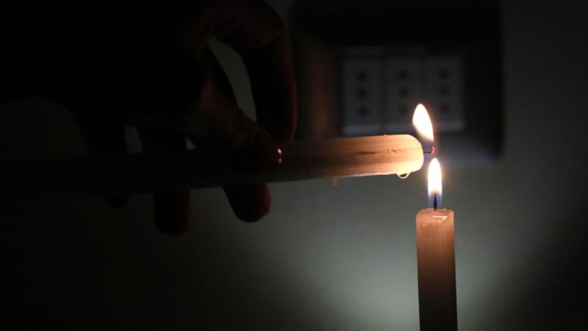 Reportan masivo corte de luz en la Región Metropolitana: revisa las comunas afectadas