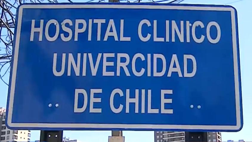 El insólito error ortográfico de señalética del Hospital Clínico de la "Univercidad" de Chile en Independencia