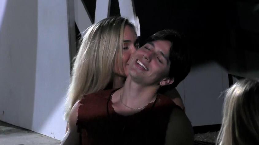 Coqueteo entre Alan y Valentina se desatará en Mundos Opuestos: se esconderán de las cámaras para continuar apasionada noche
