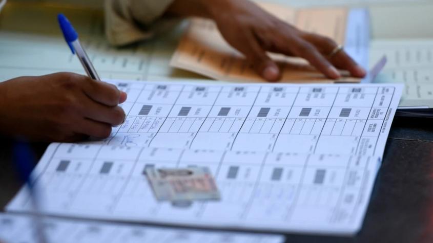 ¿Puedo votar con el carnet vencido en las Elecciones Presidenciales y Parlamentarias 2025? Esto dijo Servel
