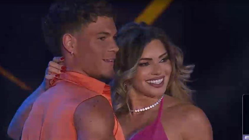 Revive la romántica presentación de Raimundo y Faloon Larraguibel en la Teletón 2025: Se dieron apasionado beso