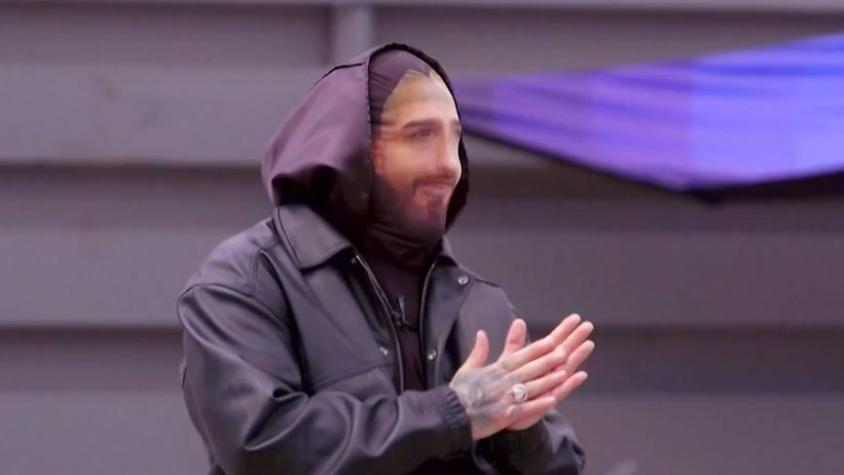 Un nuevo participante remeció a Mundos Opuestos con su ingreso: entró con una máscara de Arturo Vidal