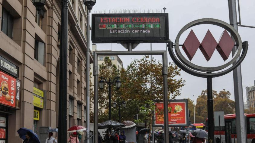 Metro de Santiago: varias estaciones de la línea 1 sin servicio en plena hora punta