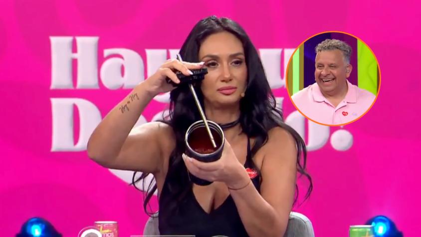 Pamela Díaz protagoniza divertido chascarro en vivo: Willy y el colombiano tuvieron que ayudarla