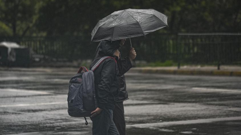 "Habrá tormentas eléctricas en 8 regiones del país": ¿A qué hora comienza la lluvia este jueves?