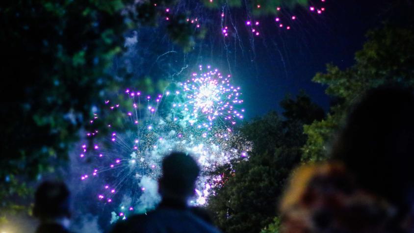 Año Nuevo 2026: estas son las comunas donde habrá fuegos artificiales y drones HOY