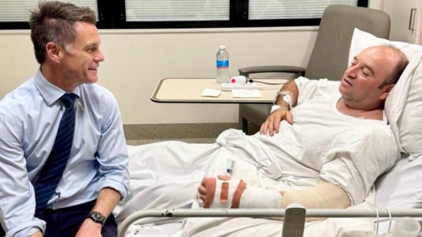 Surge nuevo video de "Héroe de Bondi": el hombre que desarmó a un terrorista ahora lucha por no perder un brazo 