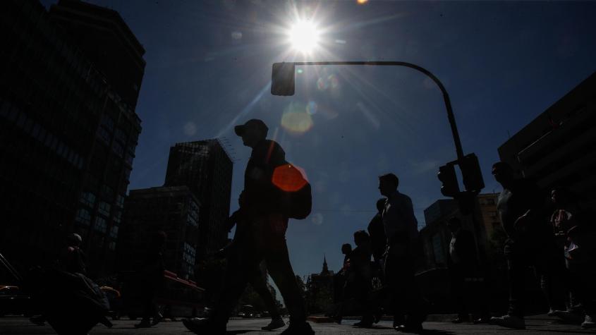 Anuncian altas temperaturas para Santiago: pronostican hasta 34 grados para esta semana