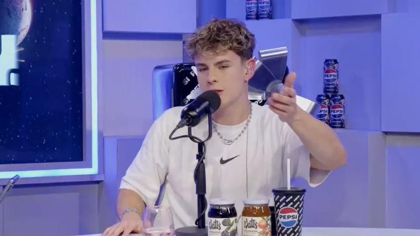 Diego Venegas revela el rol que tuvo Ignacia Michelson para bajarle su sueño de ser cantante