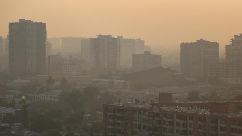 El humo del incendio llegó a Santiago: Revisa las recomendaciones del Minsal